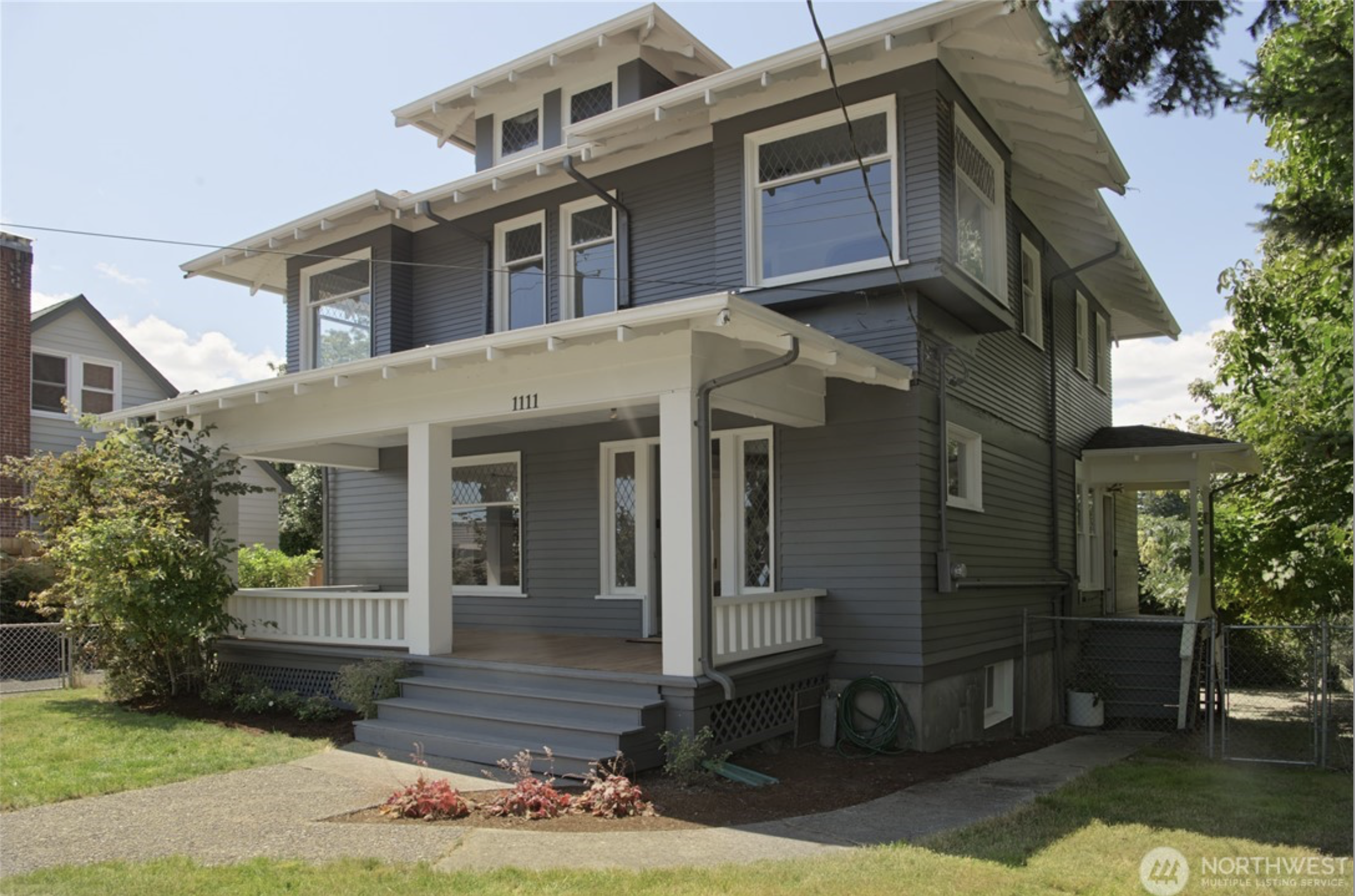 Historic 1910 Bremerton home with covered porch